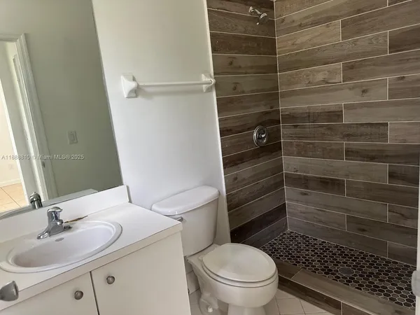 $2,000 | 1490 Northeast 33rd Avenue, Unit 10213, Homestead, FL 33033