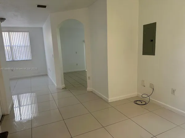 $2,000 | 1490 Northeast 33rd Avenue, Unit 10213, Homestead, FL 33033