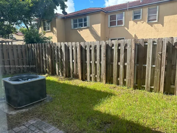 $2,000 | 1490 Northeast 33rd Avenue, Unit 10213, Homestead, FL 33033