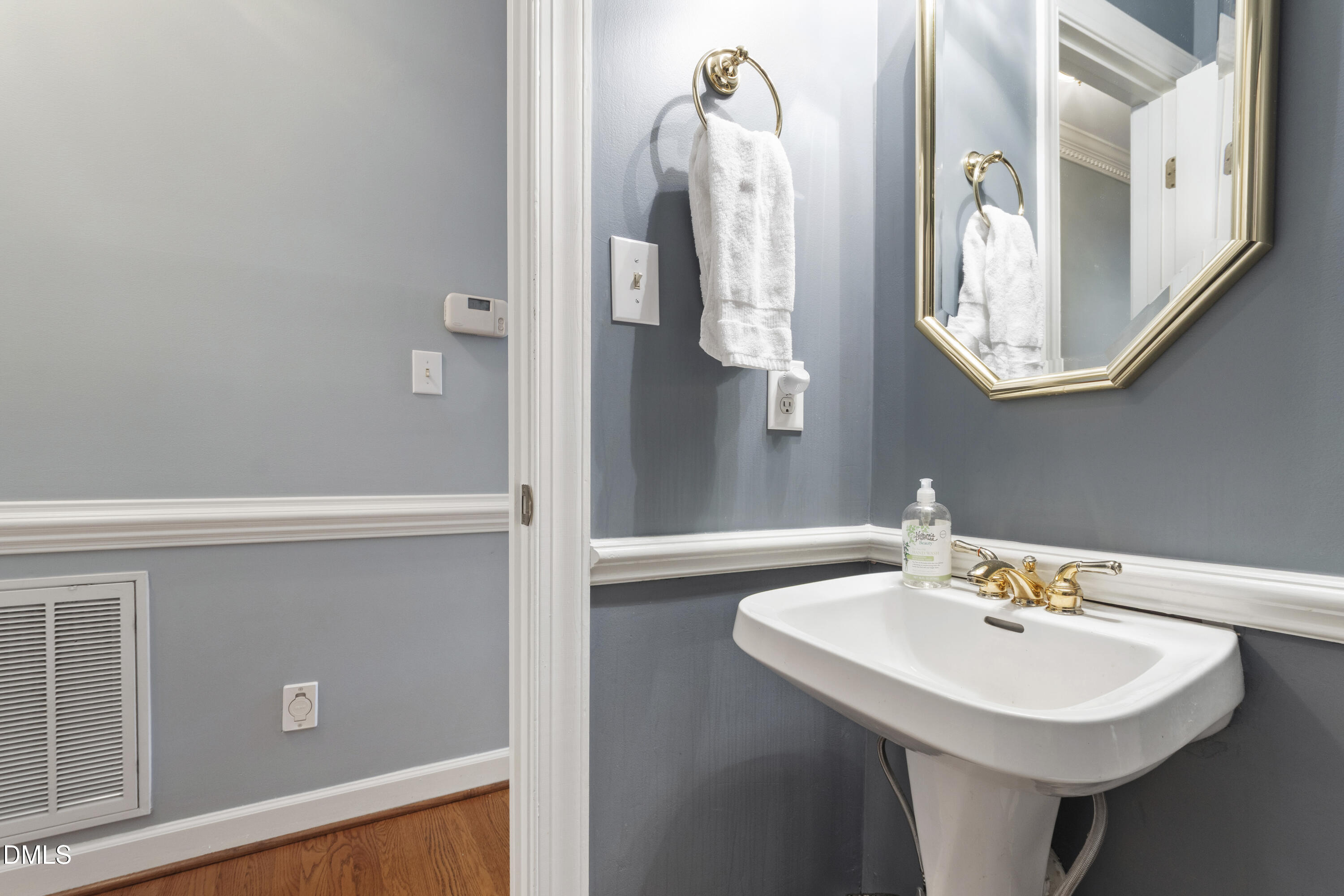 1220 Enchanted Oaks Drive Raleigh, NC 27606 - Photo 18 of 66 Enchanted (37)