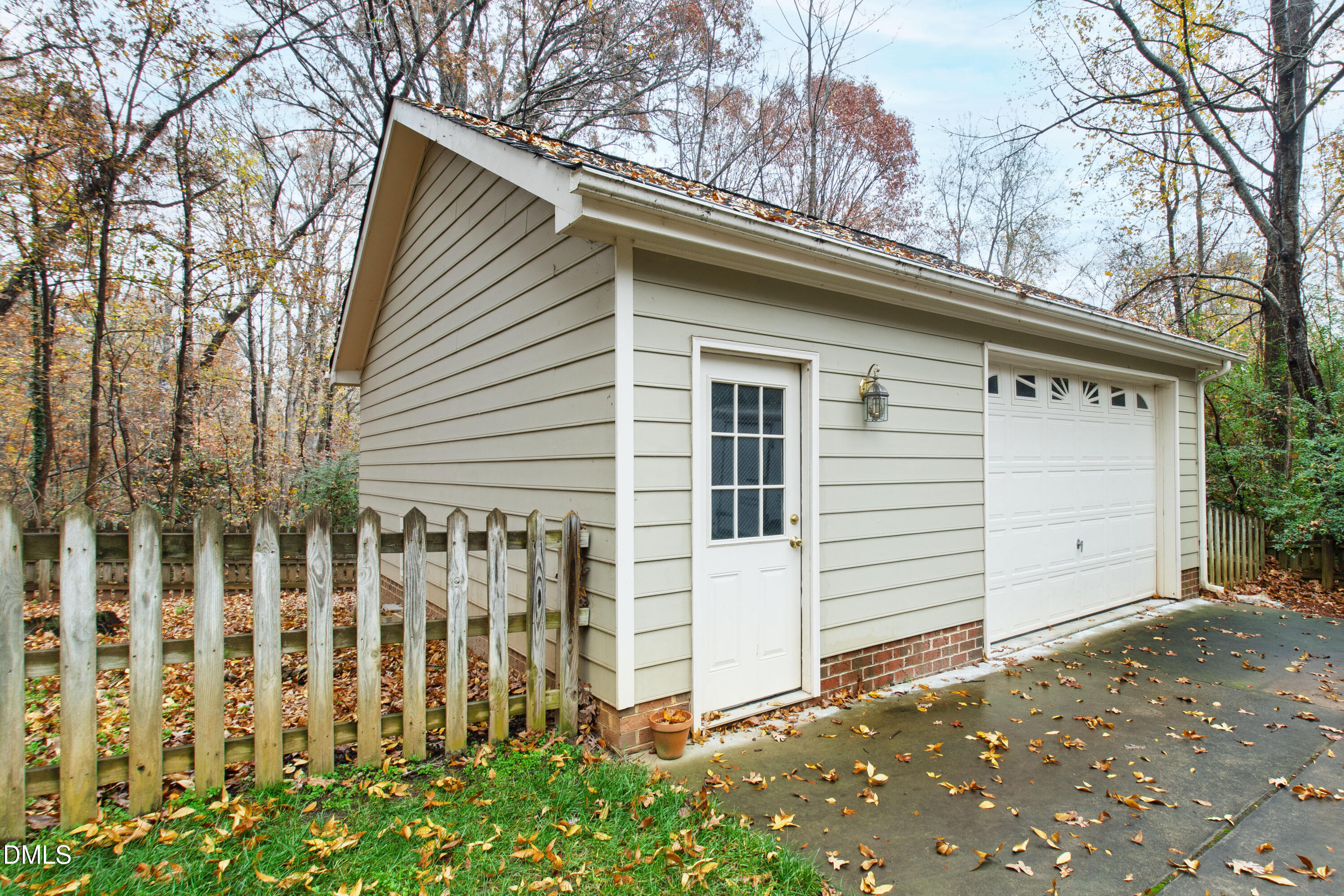 1220 Enchanted Oaks Drive Raleigh, NC 27606 - Photo 55 of 66 Enchanted (85)