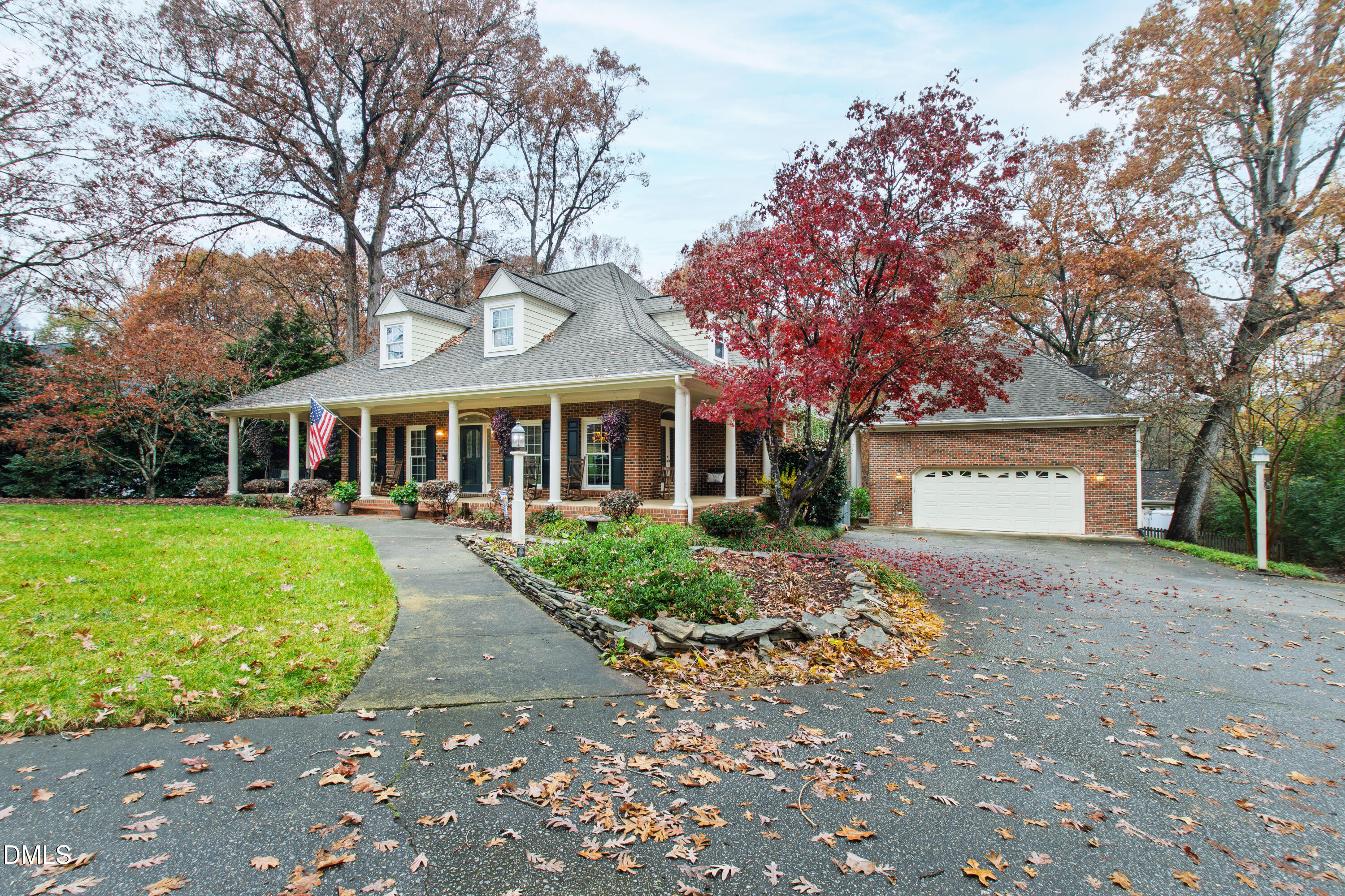 1220 Enchanted Oaks Drive Raleigh, NC 27606 - Photo 6 of 66 Enchanted (72)