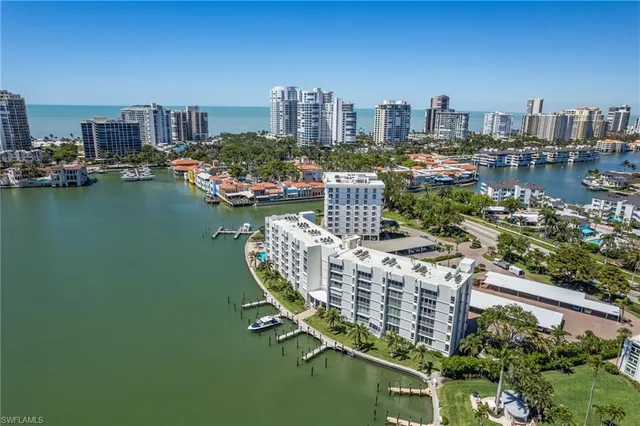 $595,000 | 300 Park Shore Drive, Unit 4C, Naples, FL 34103