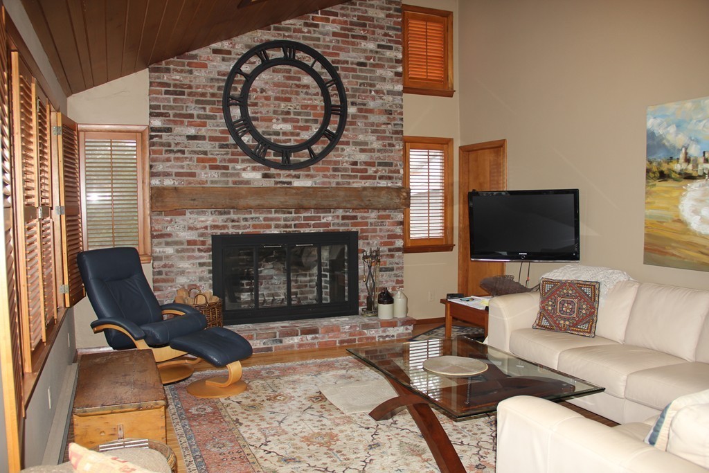 71 Crafts Road Gloucester, MA 01930 - Photo 5 of 23 Gallery Image 5
