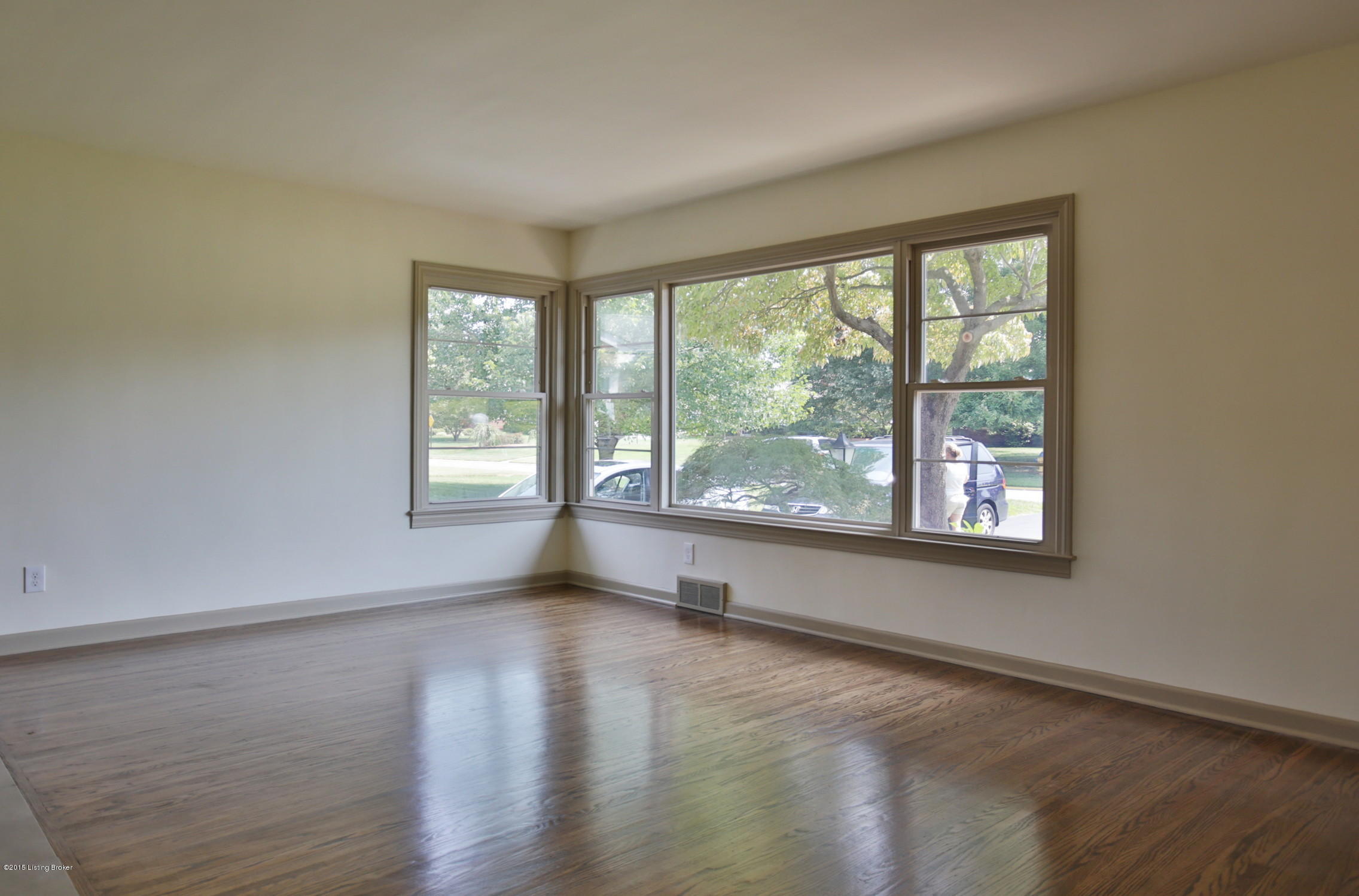 4327 Statton Road Louisville, KY 40220 - Photo 6 of 15 Family Room Bay
