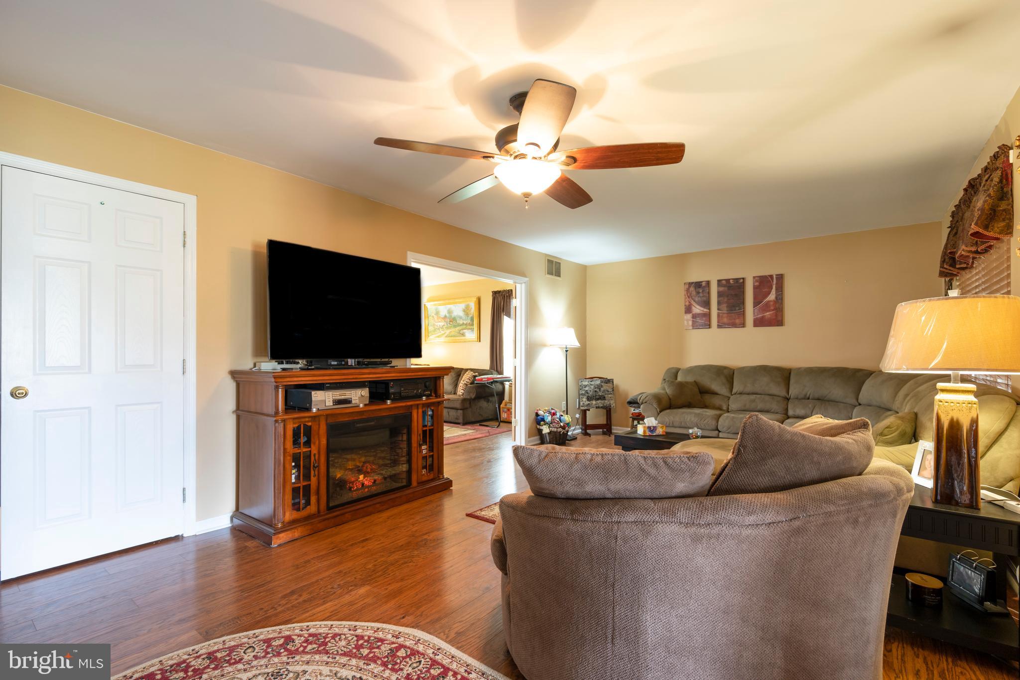 961 Elk Road Monroeville, NJ 08343 - Photo 14 of 66 Family Room