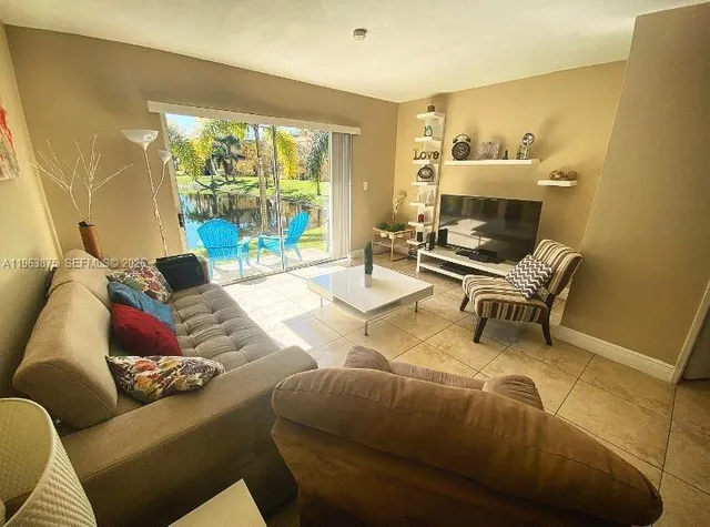 $2,600 | 4020 Northwest 90th Avenue, Unit 4020, Sunrise, FL 33351