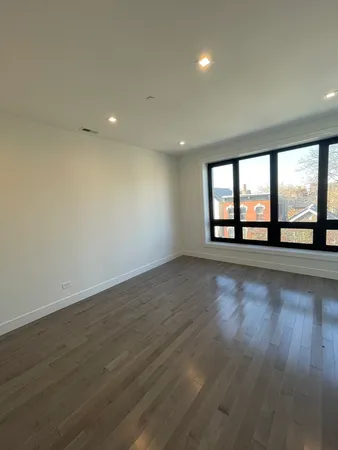 $6,500 | 719 North Elizabeth Street, Unit 3S, Chicago, IL 60642