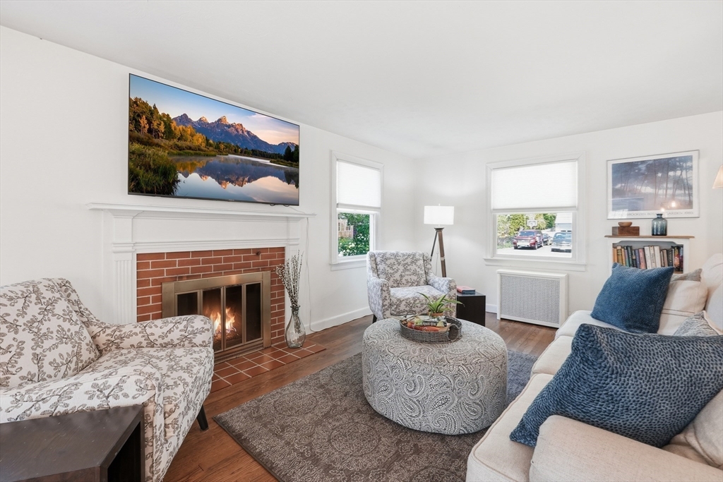 28 Saxon Road Worcester, MA 01602 - Photo 4 of 42 Gallery Image 4