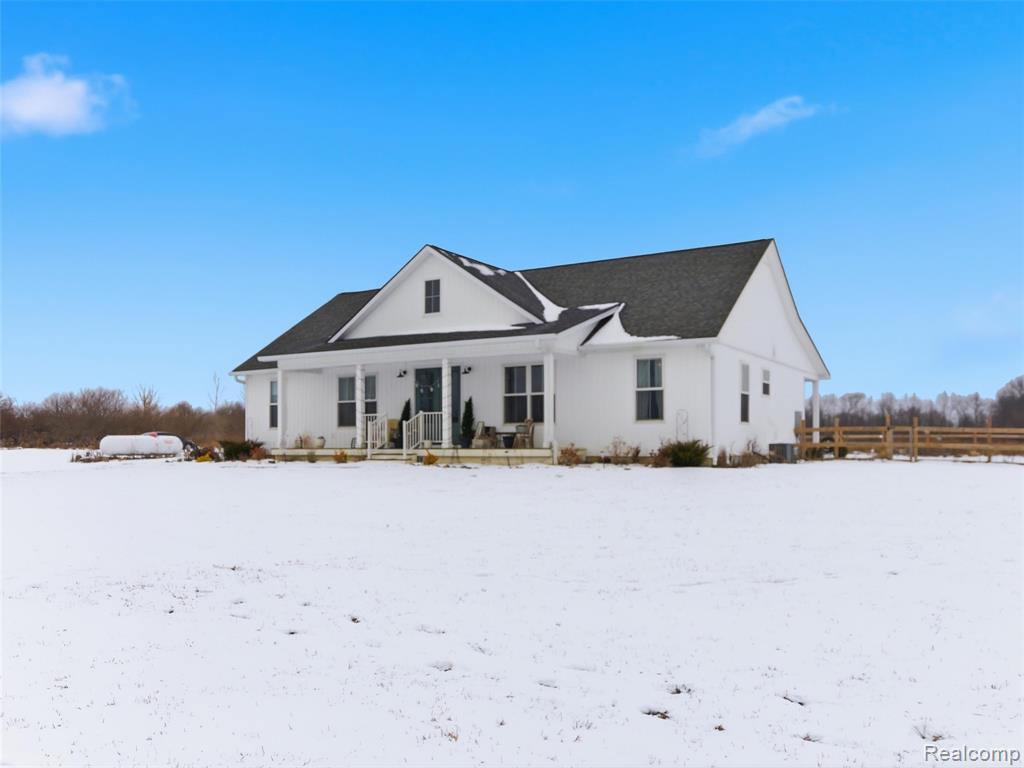 7197 Lyons Road Imlay City, MI 48444 - Photo 4 of 48 Gallery Image 4