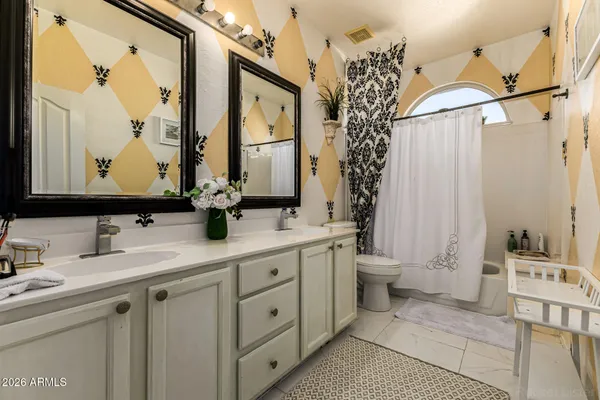 $725,000 | 2042 East Dias Drive, Gilbert, AZ 85234