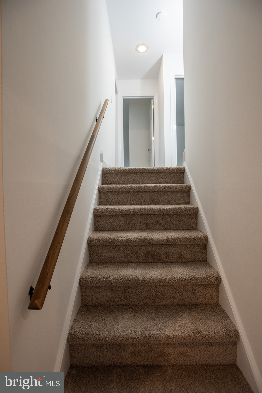 13 Hillcroft Road Newark, DE 19711 - Photo 23 of 30 Stairway to Upper Level
