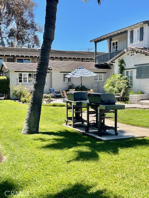 3080 Lincoln Street, Unit 17 Carlsbad, CA 92008 - Photo 25 of 26 a view of a house with a swimming pool