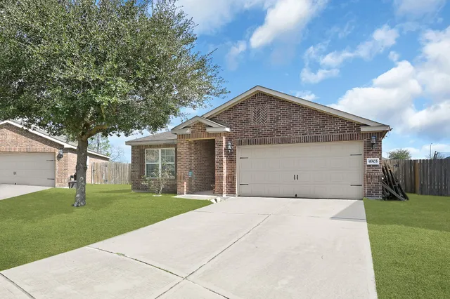 $242,000 | 4903 Arbury Hill Lane, Rosenberg, TX 77469