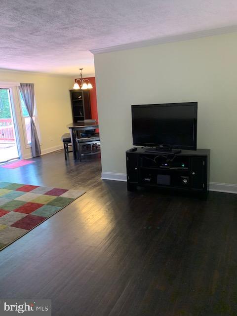 13110 Claxton Drive Laurel, MD 20708 - Photo 21 of 60 Living Room