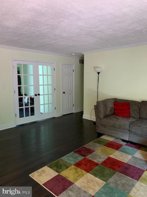 13110 Claxton Drive Laurel, MD 20708 - Photo 22 of 60 Living Room