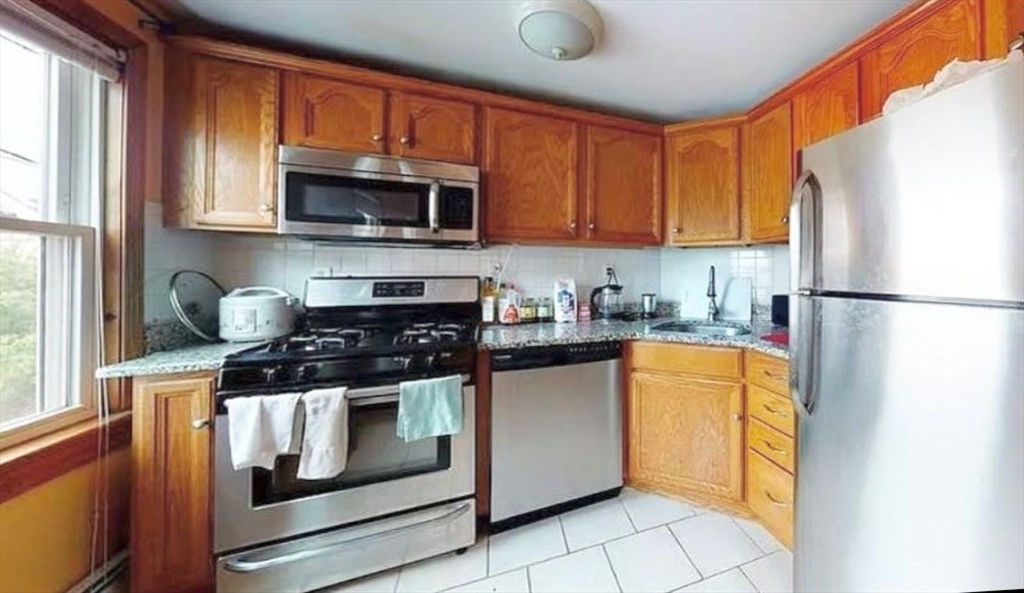 93 Baxter Street, Unit 2 Boston, MA 02127 - Photo 2 of 10