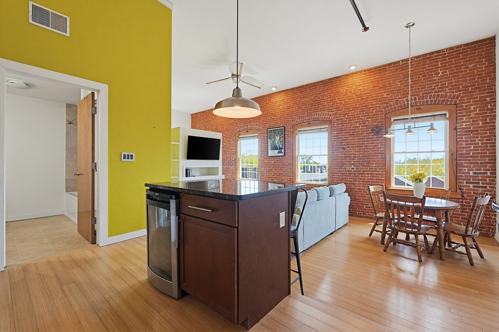 1511 Main Street, Unit CPH9 Worcester, MA 01603 - Photo 14 of 40