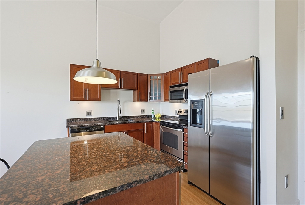 1511 Main Street, Unit CPH9 Worcester, MA 01603 - Photo 18 of 40
