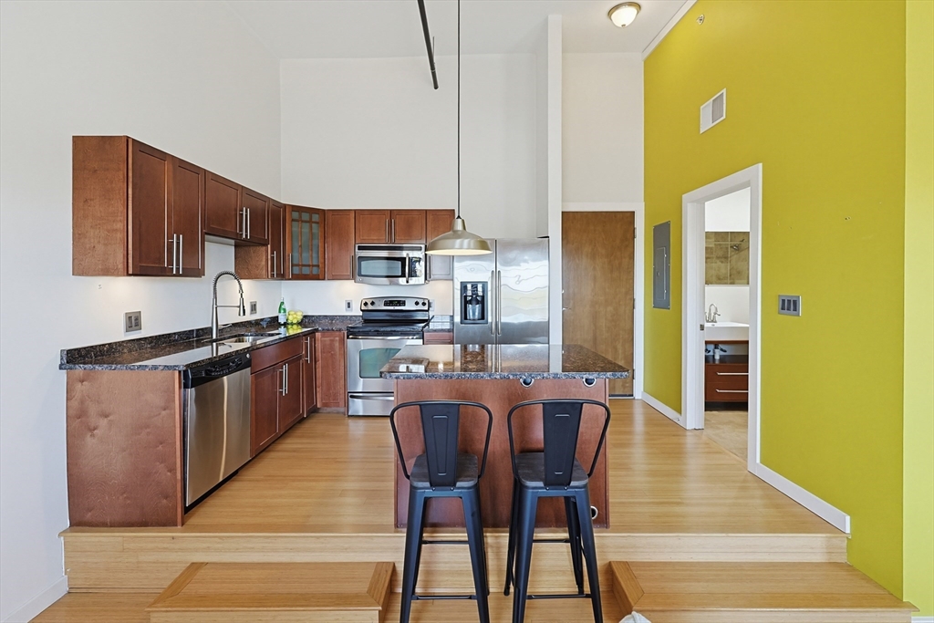 1511 Main Street, Unit CPH9 Worcester, MA 01603 - Photo 19 of 40