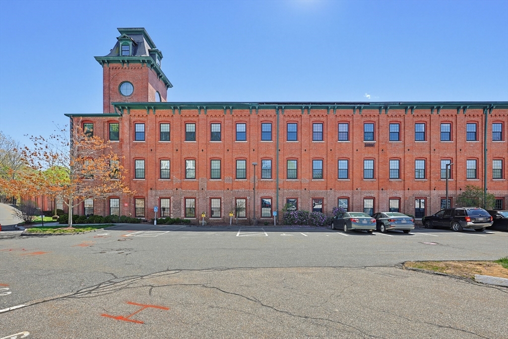 1511 Main Street, Unit CPH9 Worcester, MA 01603 - Photo 2 of 40