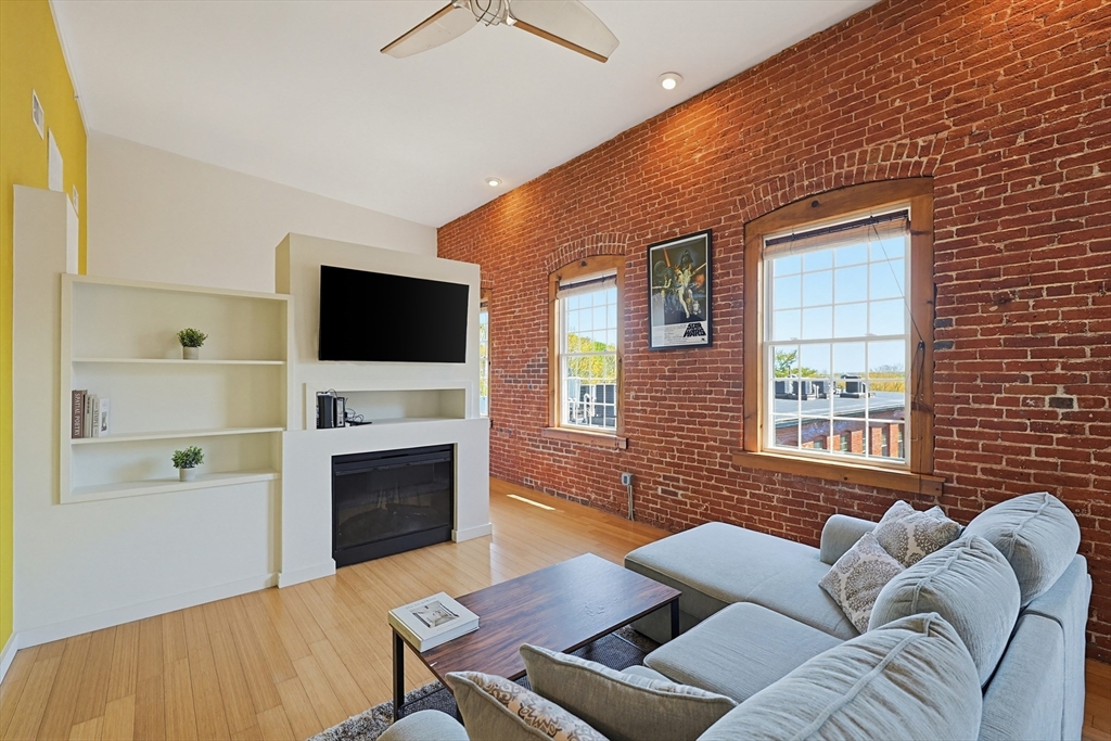 1511 Main Street, Unit CPH9 Worcester, MA 01603 - Photo 23 of 40