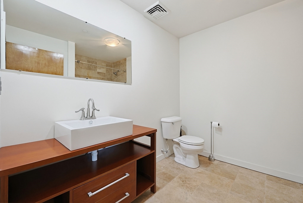 1511 Main Street, Unit CPH9 Worcester, MA 01603 - Photo 33 of 40