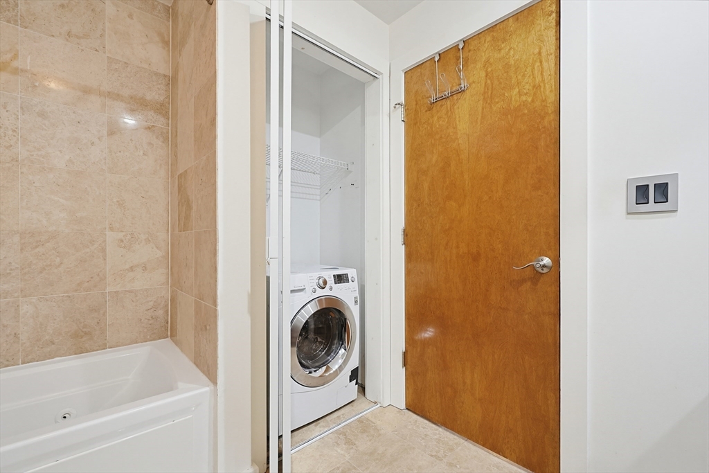 1511 Main Street, Unit CPH9 Worcester, MA 01603 - Photo 35 of 40