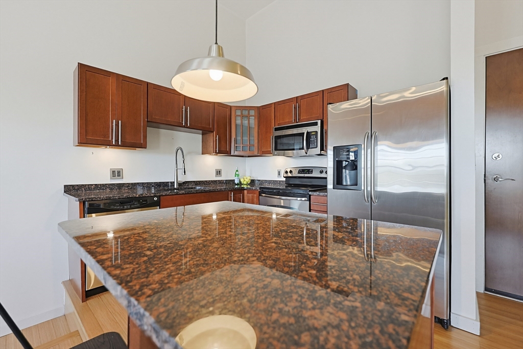 1511 Main Street, Unit CPH9 Worcester, MA 01603 - Photo 9 of 40