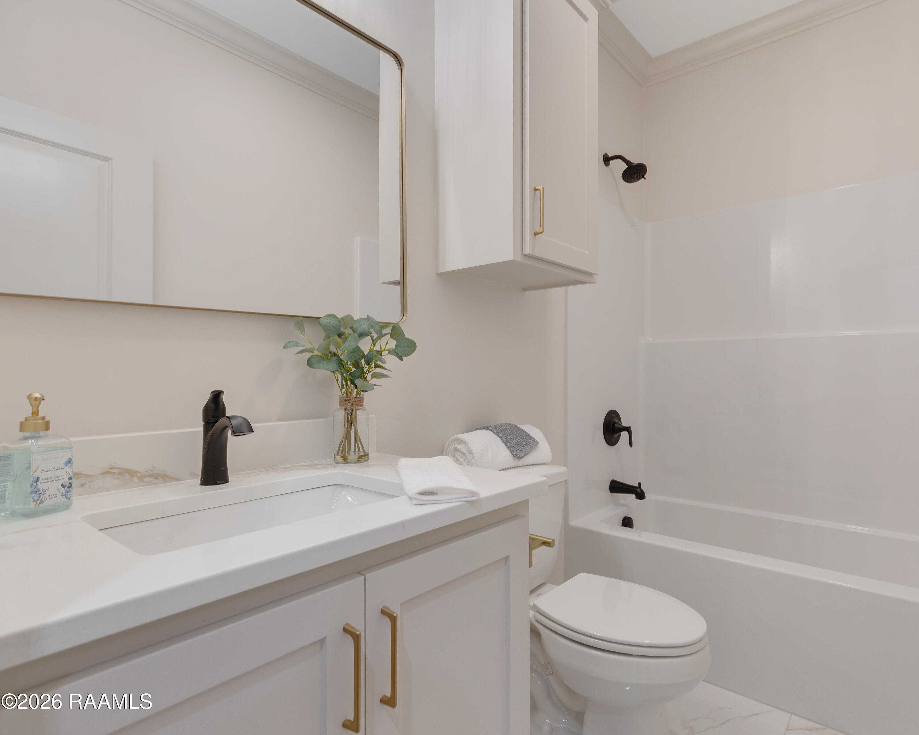 112 Spring Meadow Broussard, LA 70518 - Photo 22 of 37 3rd Bathroom