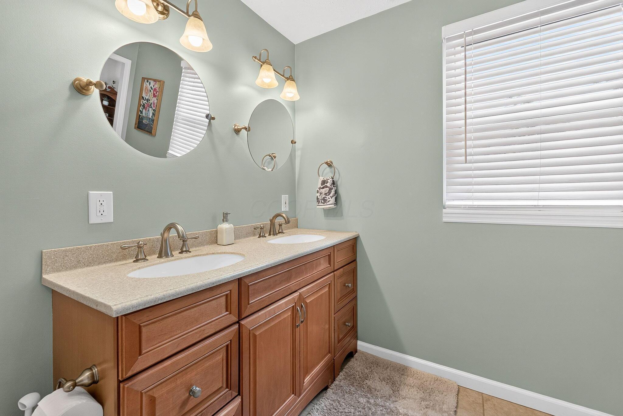 145 Ravine Ridge Drive South Powell, OH 43065 - Photo 42 of 78 145 Ravine Ridge (Interior)-34