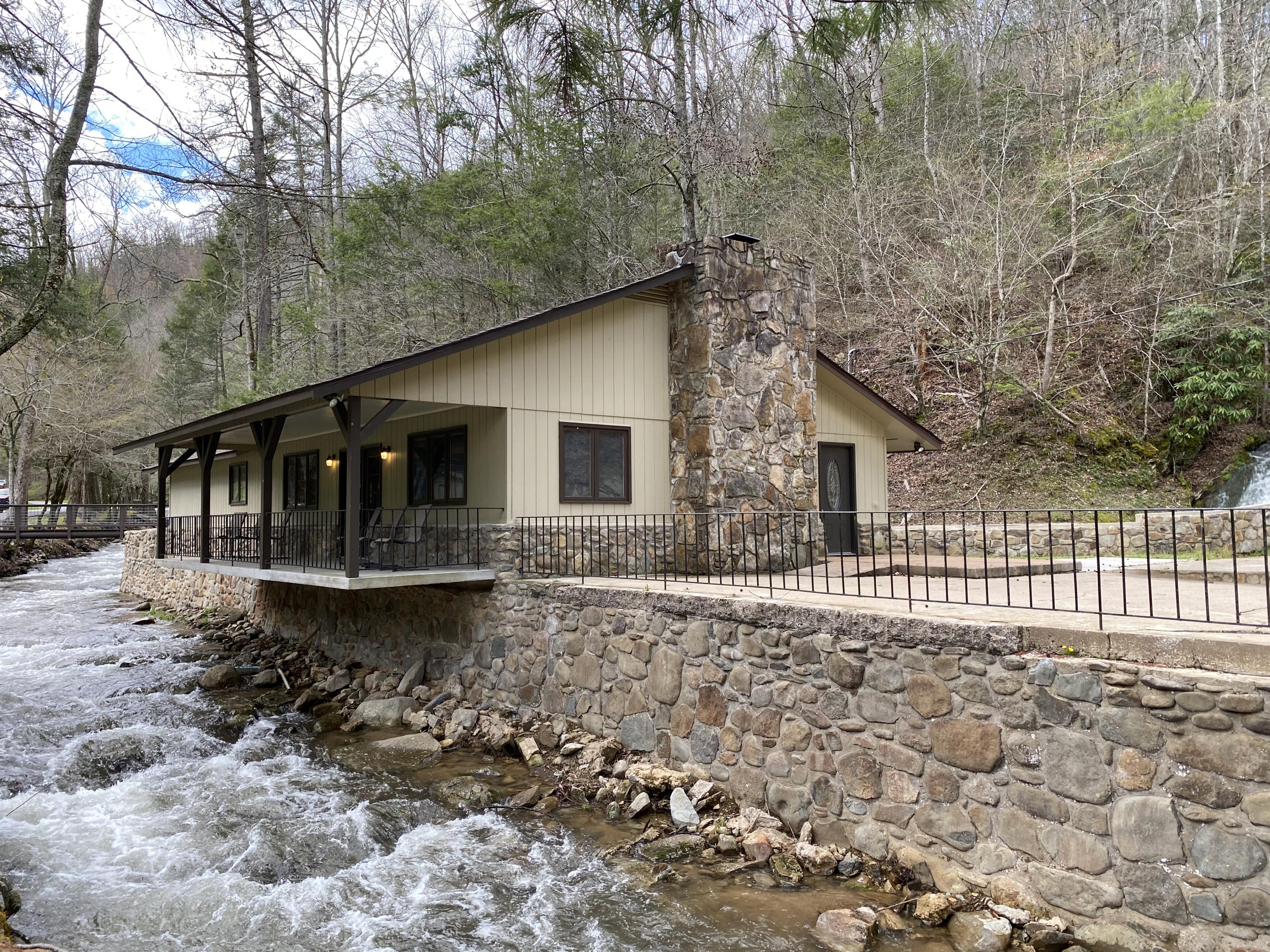 324 Jackson Road Gatlinburg, TN 37738 - Photo 9 of 17 0BC21212-BFD7-4C3A-A3AF-C111EFC27D65