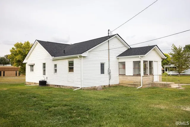 $147,400 | 1025 East Washington Street, Muncie, IN 47305