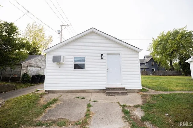 $147,400 | 1025 East Washington Street, Muncie, IN 47305