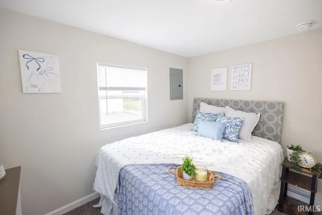 $147,400 | 1025 East Washington Street, Muncie, IN 47305