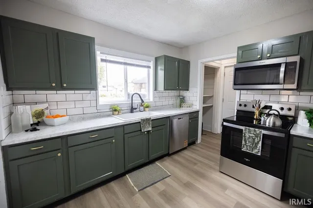 $147,400 | 1025 East Washington Street, Muncie, IN 47305