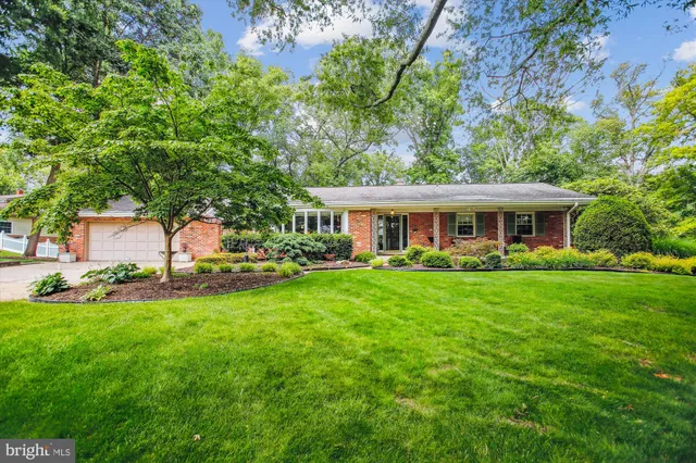 $890,000 | 4100 Tidewater Court, Alexandria, VA 22309