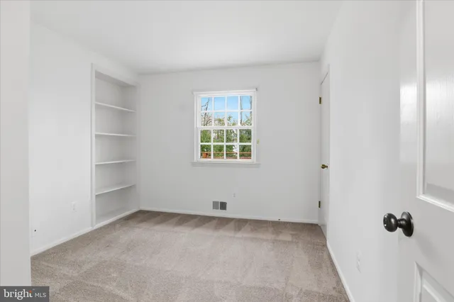 $890,000 | 4100 Tidewater Court, Alexandria, VA 22309