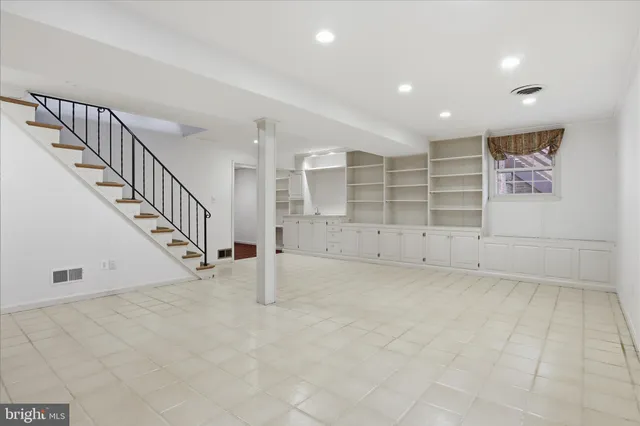 $890,000 | 4100 Tidewater Court, Alexandria, VA 22309