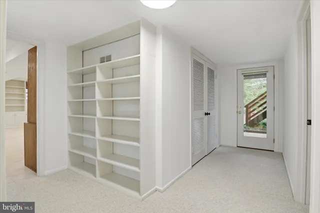 $890,000 | 4100 Tidewater Court, Alexandria, VA 22309