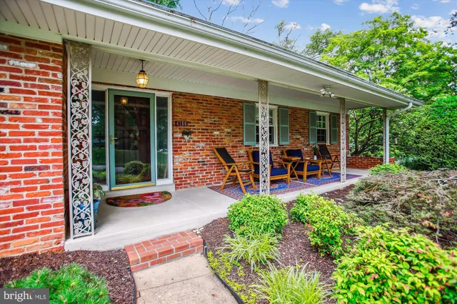 $890,000 | 4100 Tidewater Court, Alexandria, VA 22309