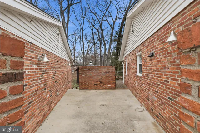 $890,000 | 4100 Tidewater Court, Alexandria, VA 22309