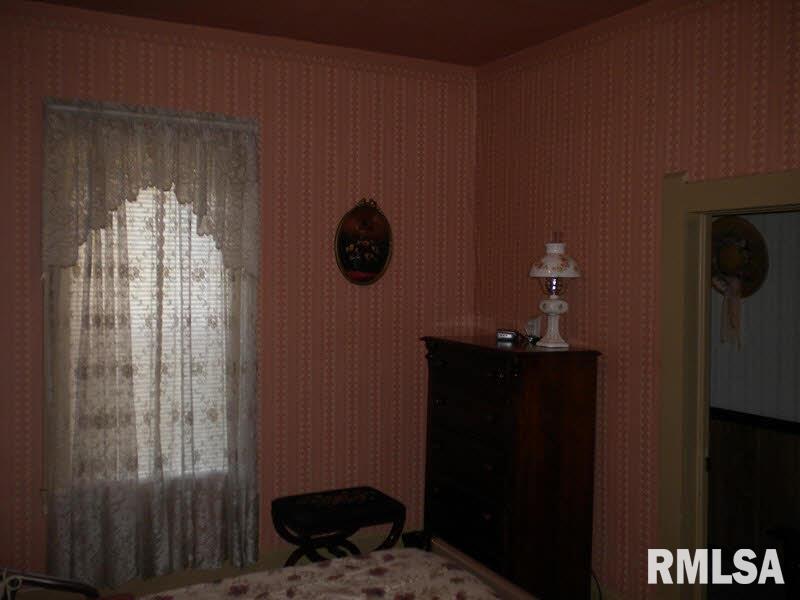 2408 Ridge Street Eldorado, IL 62930 - Photo 6 of 11 Gallery Image 6