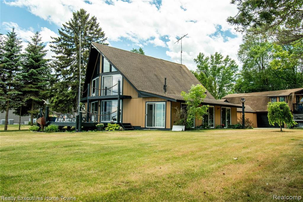 8281 Lakeshore Road Lexington, MI 48450 - Photo 6 of 29