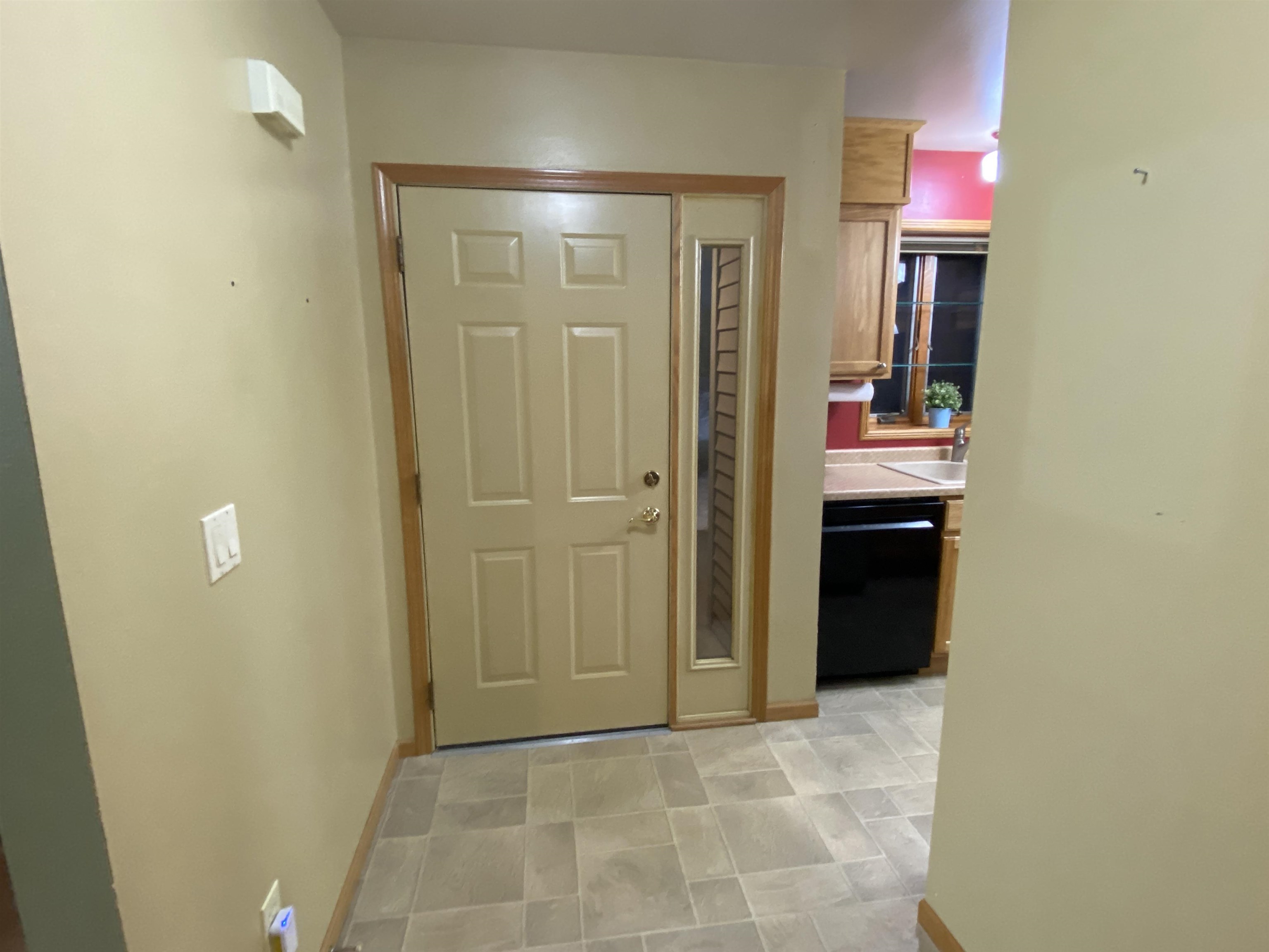 616 Reena Avenue Fort Atkinson, WI 53538 - Photo 6 of 32