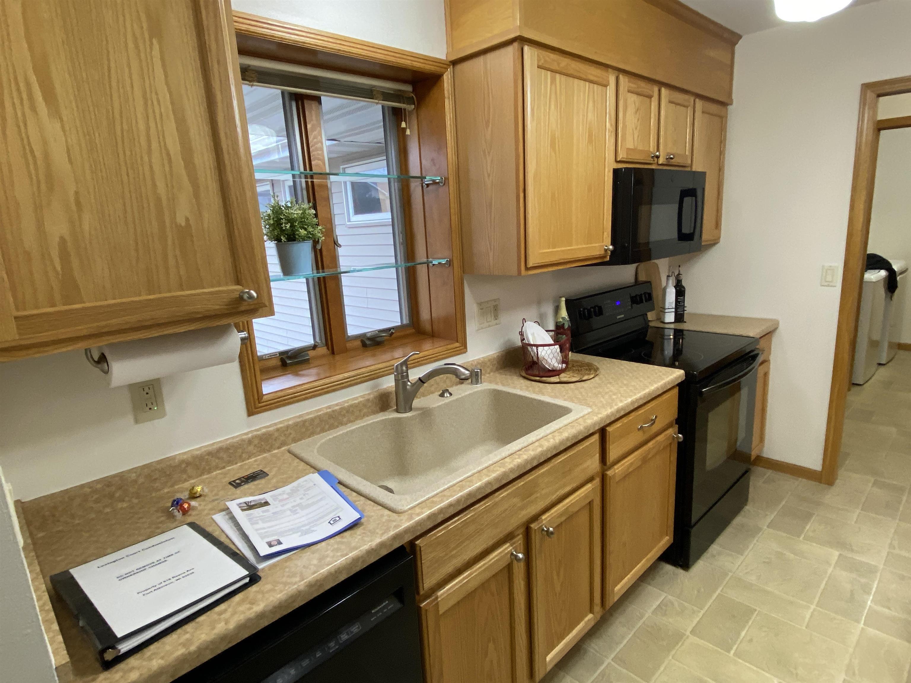 616 Reena Avenue Fort Atkinson, WI 53538 - Photo 6 of 35