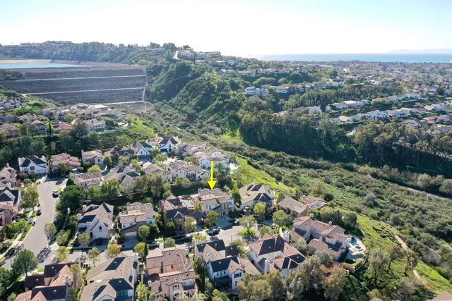 a view of a basketball court