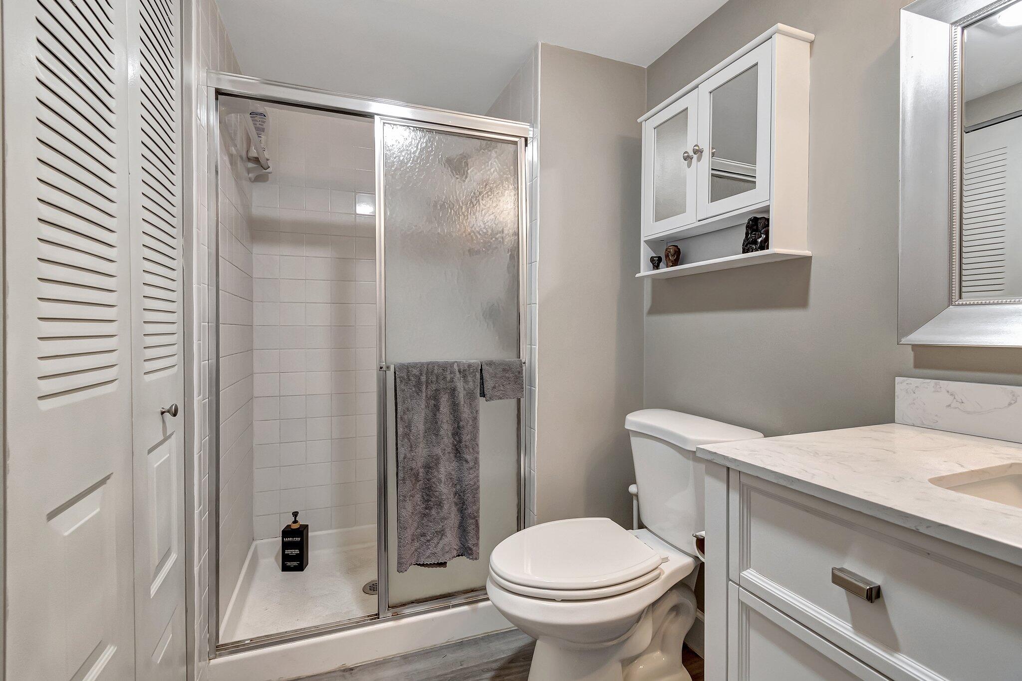 21856 Arriba Real, Unit 5F Boca Raton, FL 33433 - Photo 34 of 61 GUEST BATH