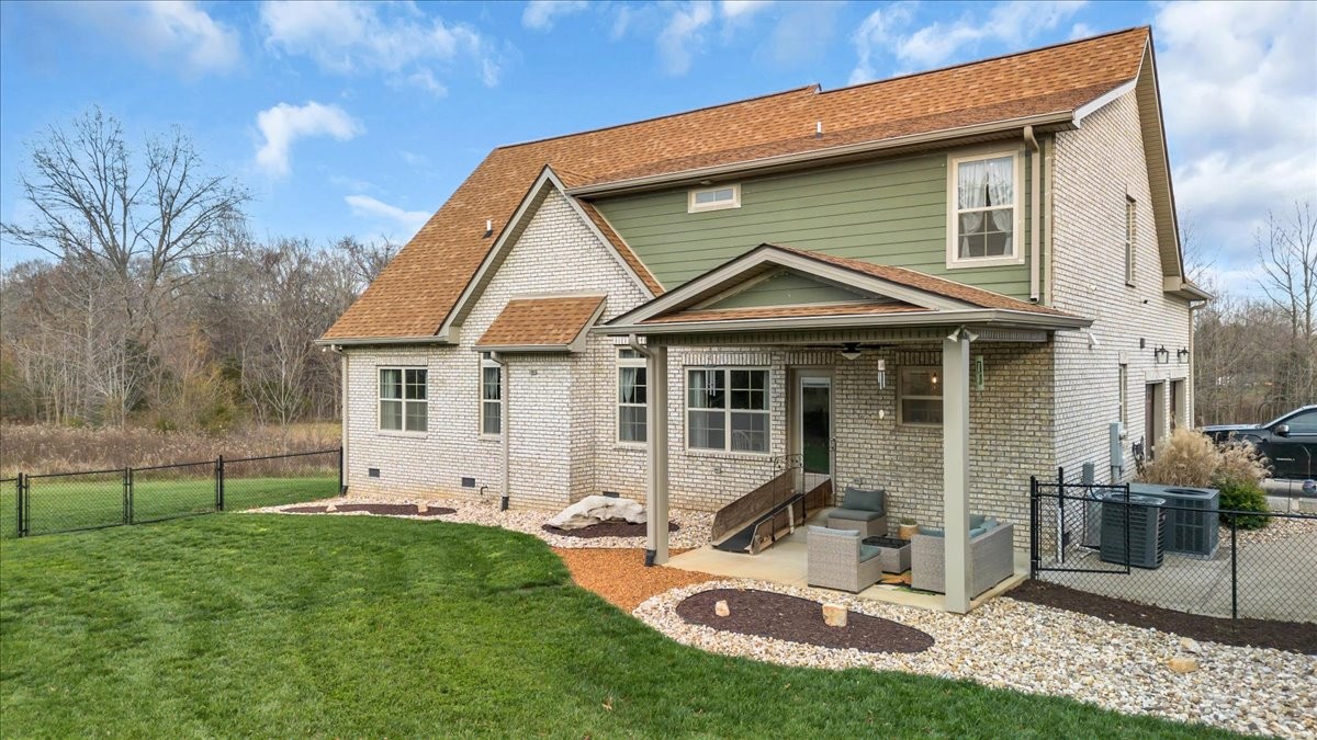 3512 Ashland City Road Clarksville, TN 37043 - Photo 43 of 58 a front view of a house with a yard