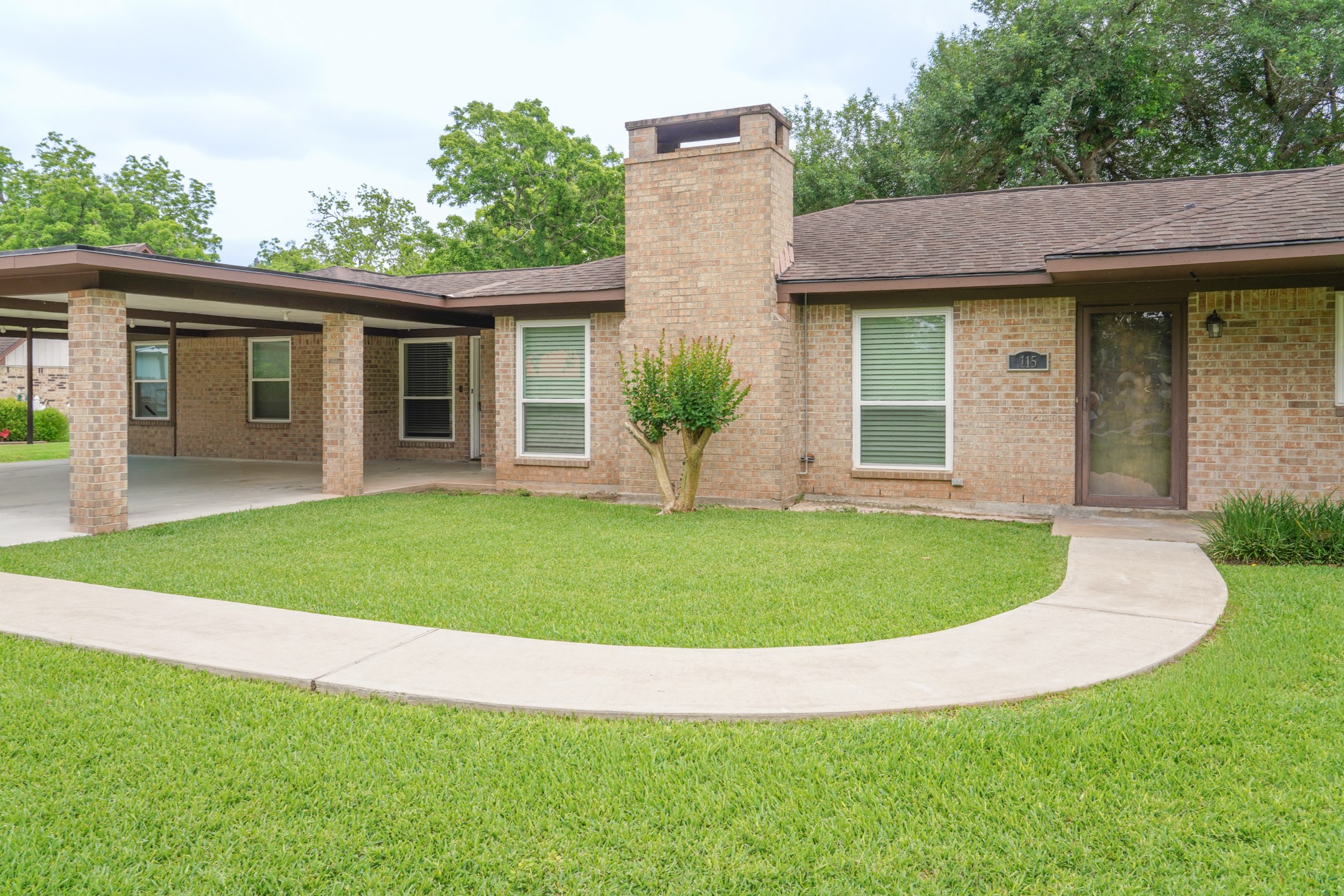 115 Neal Road Wharton, TX 77488 - Photo 3 of 29